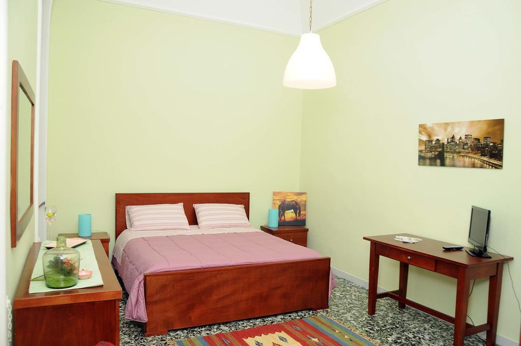 Le Tre Civette Bed & Breakfast Lecce Bagian luar foto