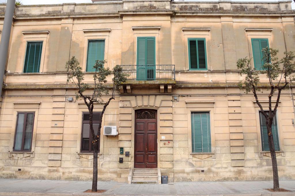 Le Tre Civette Bed & Breakfast Lecce Bagian luar foto