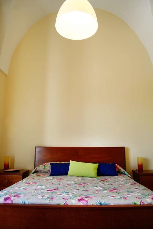 Le Tre Civette Bed & Breakfast Lecce Bagian luar foto