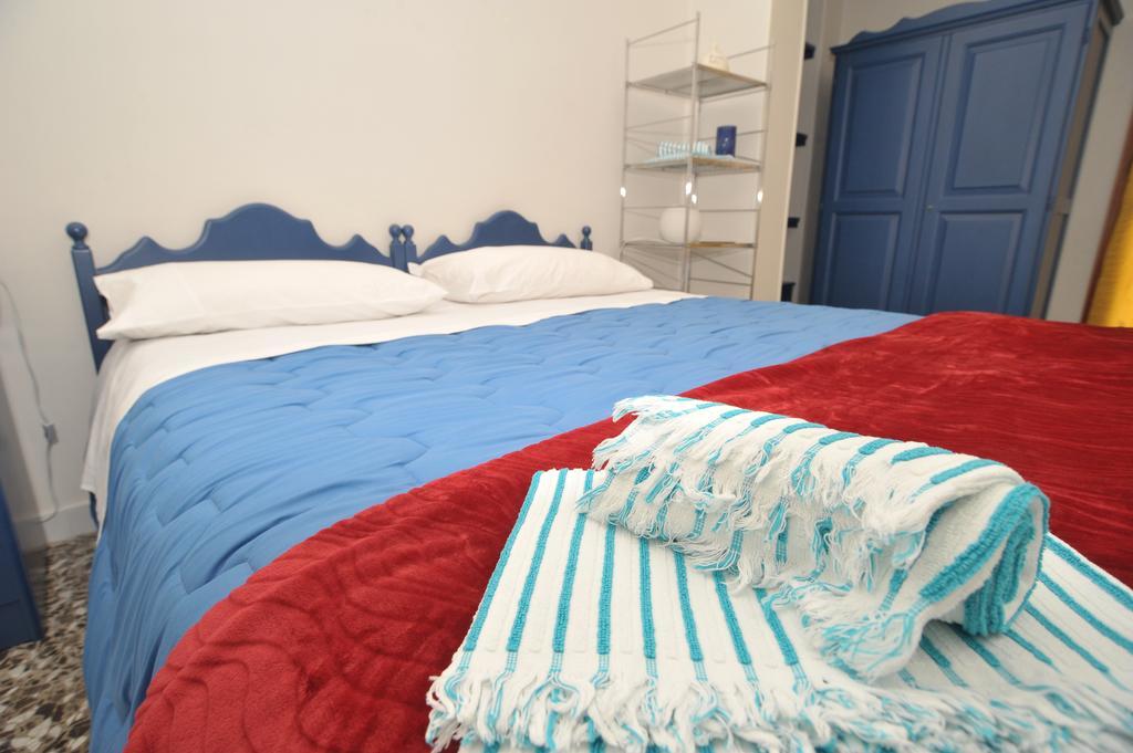 Le Tre Civette Bed & Breakfast Lecce Bagian luar foto