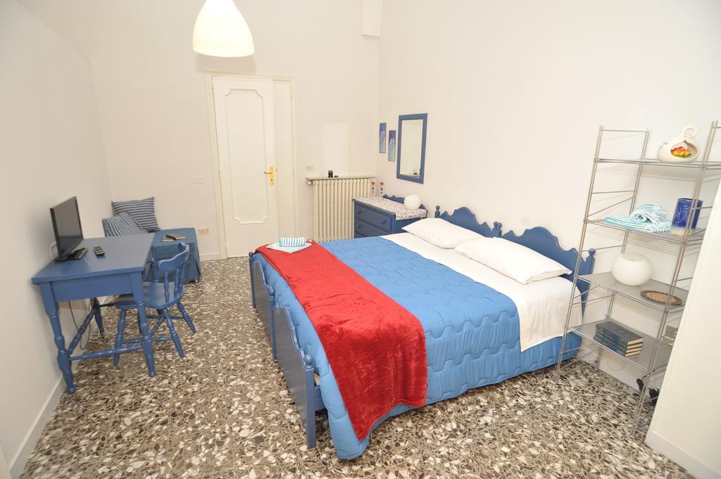 Le Tre Civette Bed & Breakfast Lecce Bagian luar foto