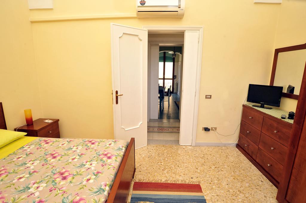 Le Tre Civette Bed & Breakfast Lecce Bagian luar foto